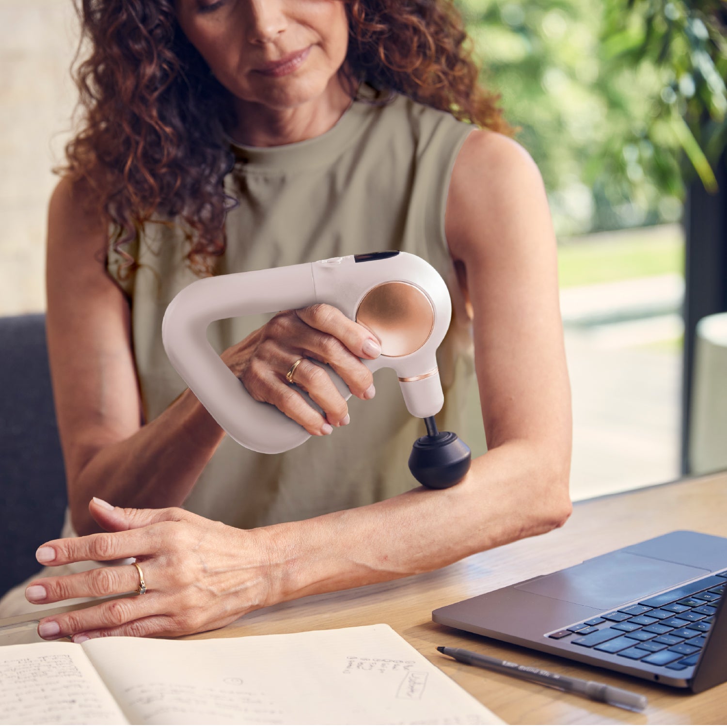 THERAGUN Sense<br>(セラガン センス)